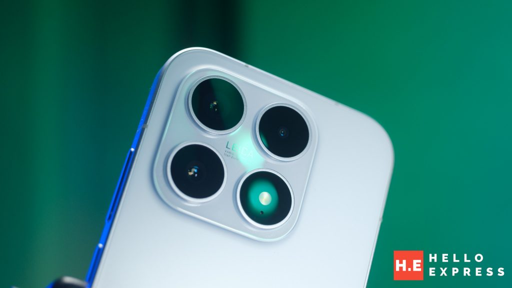 image of What the Leica Summilux Lens Actually Means on a Smartphone Camera - HelloExpress - 10