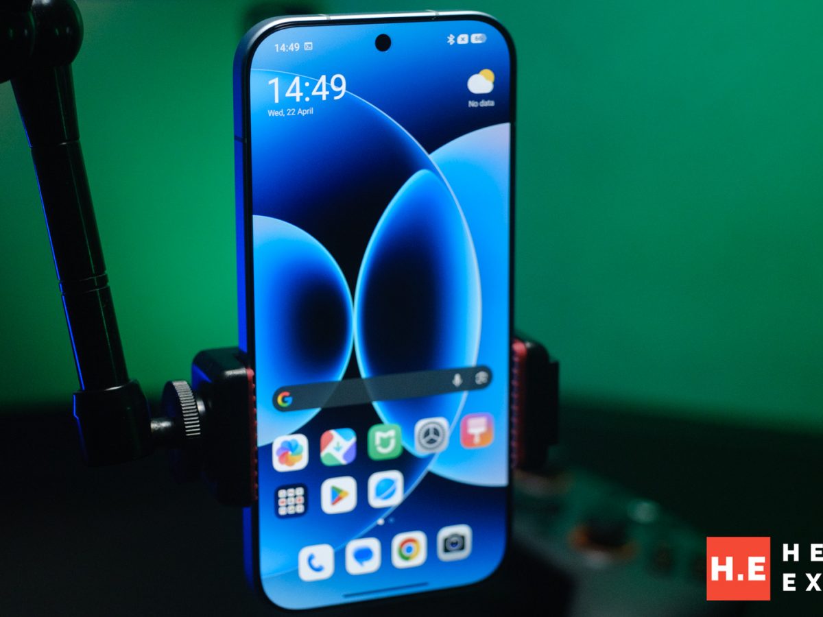 image of Xiaomi 17 Review: The Phone That Fits in Your Life Without Demanding to Be the Centre of It - HelloExpress - 1