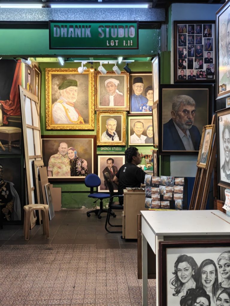 iQOO 15R Review: Flagship Chip, Marathon Battery — The Gaming Phone That Thinks It's a Work Phone 22 image of iQOO 15R Review: Flagship Chip, Marathon Battery — The Gaming Phone That Thinks It's a Work Phone - HelloExpress - 22