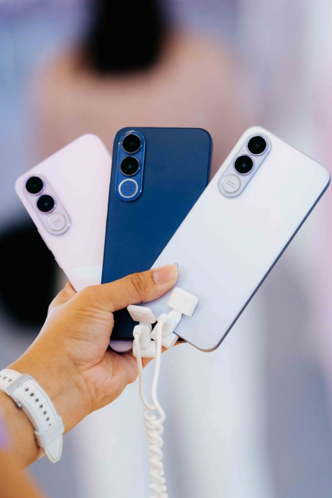 image of vivo V70 FE Launches in Malaysia: 200MP Camera, 7000mAh Battery Under RM2,000 - HelloExpress - 7