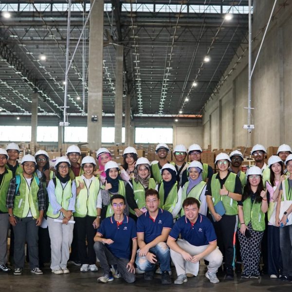 image of BEST Express Malaysia Hosts Universiti Malaya Students at Supply Chain Hub - HelloExpress - 9