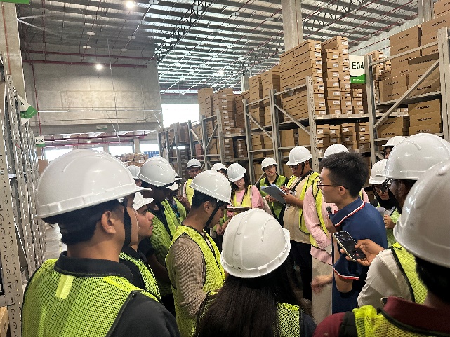 image of BEST Express Malaysia Hosts Universiti Malaya Students at Supply Chain Hub - HelloExpress - 6