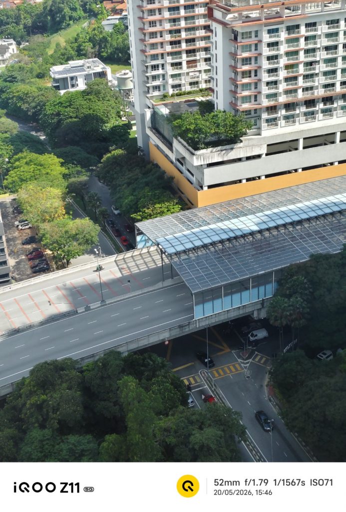 iQOO Z11 5G Review: The Mid-Range Gaming Phone That Nobody Expected to Have a 9020mAh Battery 18 image of iQOO Z11 5G Review: The Mid-Range Gaming Phone That Nobody Expected to Have a 9020mAh Battery - HelloExpress - 9