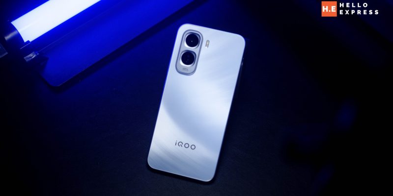 iQOO Z11 5G Review: The Mid-Range Gaming Phone That Nobody Expected to Have a 9020mAh Battery 1 image of iQOO Z11 5G Review: The Mid-Range Gaming Phone That Nobody Expected to Have a 9020mAh Battery - HelloExpress - 1