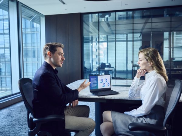 ASUS ExpertBook Ultra Lands in Malaysia — The Sub-1kg Flagship with 50W Performance 8 image of ASUS ExpertBook Ultra Lands in Malaysia — The Sub-1kg Flagship with 50W Performance - HelloExpress - 7