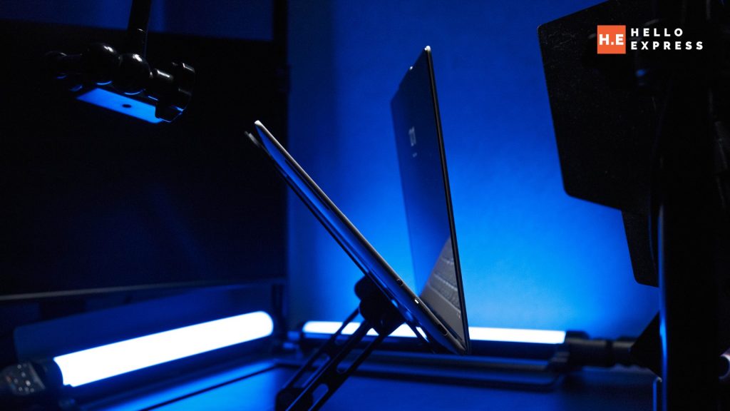 Lenovo Yoga Slim 7i Ultra Aura Edition Review: The Executive Laptop That Runs Its Own AI 11 Lenovo Yoga Slim 7i Ultra Aura Edition