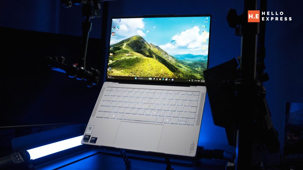 Lenovo Yoga Slim 7i Ultra Aura Edition Review: The Executive Laptop That Runs Its Own AI 17 Lenovo Yoga Slim 7i Ultra Aura Edition