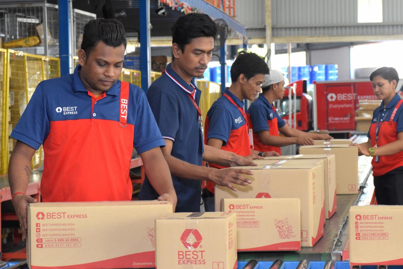 BEST Express Malaysia parcel sorting during 6.6 campaign
