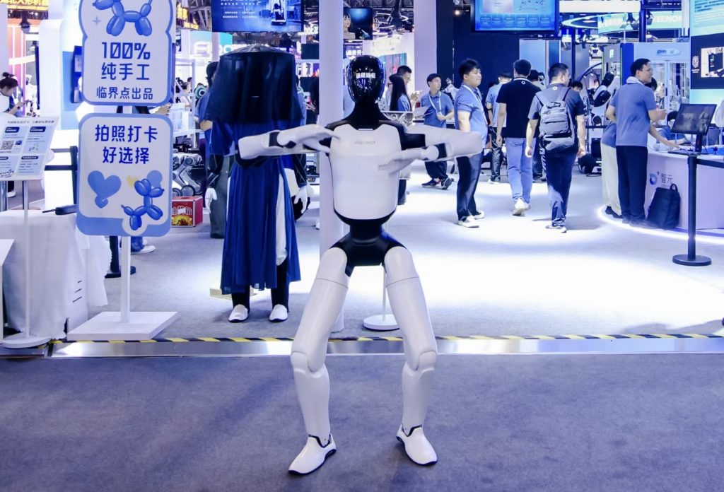 image of AGIBOT Debuts A3 Ultra Humanoid and G2 Max Industrial Robot at WAIC 2026 - HelloExpress - 2