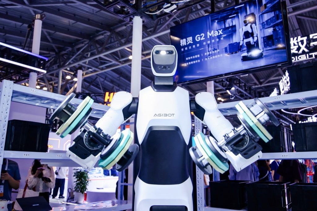 image of AGIBOT Debuts A3 Ultra Humanoid and G2 Max Industrial Robot at WAIC 2026 - HelloExpress - 5