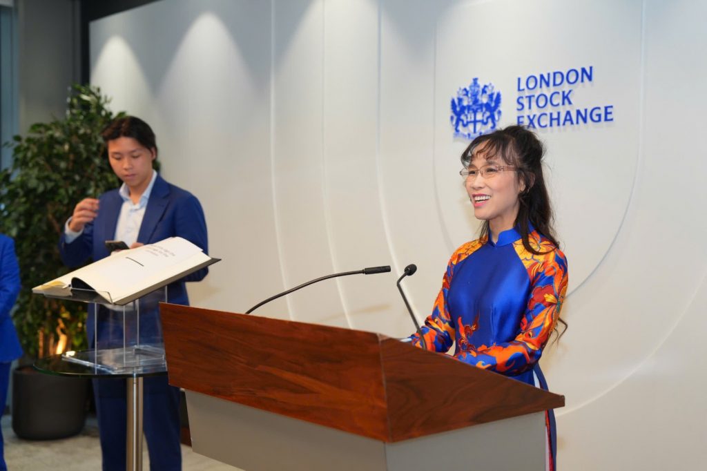 image of Vietjet Chairwoman Dr Nguyen Thi Phuong Thao Opens Trading at London Stock Exchange - HelloExpress - 2