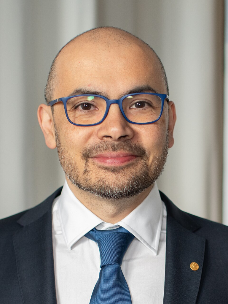 image of Demis Hassabis Steps Down as DeepMind CEO, Becomes Chairman and Alphabet Chief Scientist - HelloExpress - 2