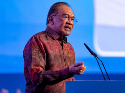image of Malaysia's PM Anwar: E-Wallets Must Repay Scam Victims Within 7 Days if Fraud Safeguards Fail - HelloExpress - 15