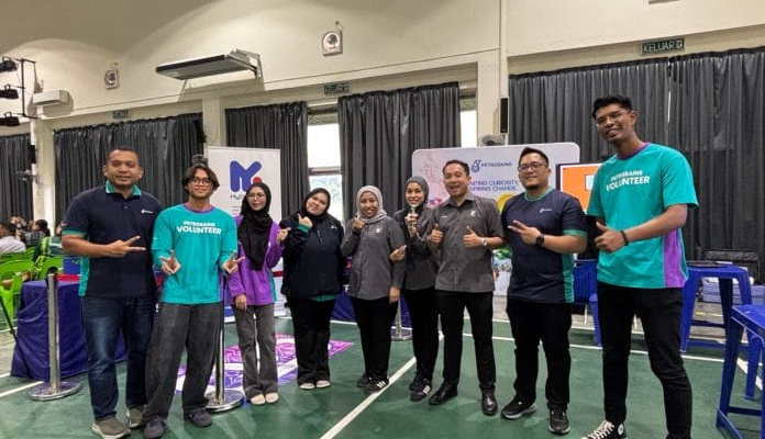 image of MyDIGITAL Corporation and Petrosains Bring AI and STEM Education to Sarawak Indigenous Communities - HelloExpress - 1