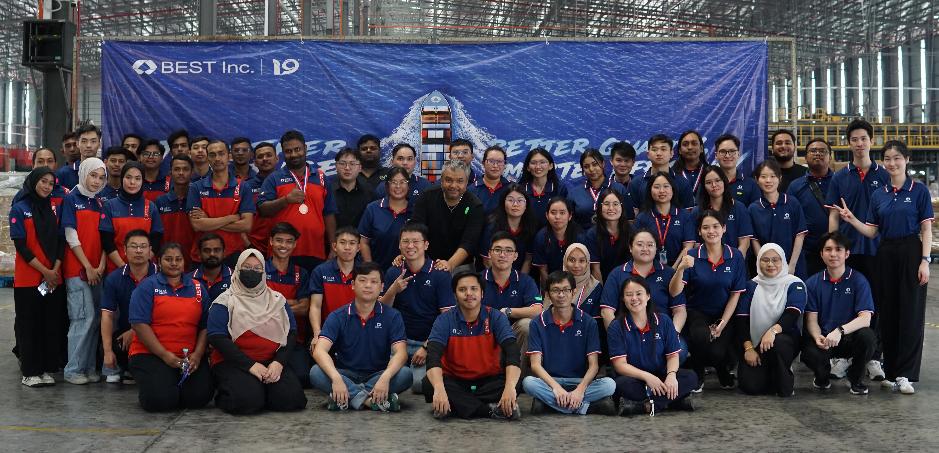 BEST Express Malaysia distribution hub and sorting centre operational photo